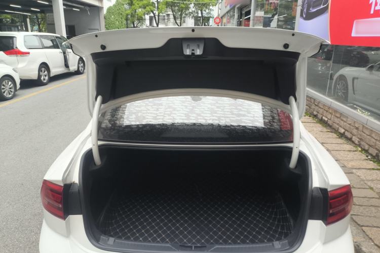 Used Volkswagen Lamando 2019 230TSI DSG Fashion Edition China VI Trunk