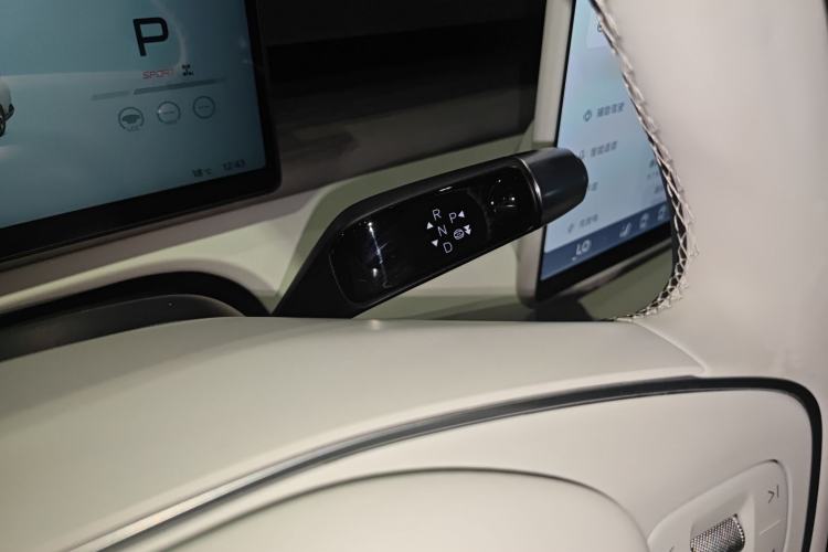 Used XPeng X9 2024 640 All-Wheel Drive High-Performance Max
