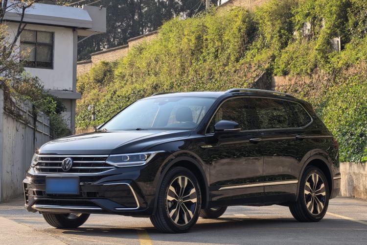 Used Volkswagen Tiguan L 2023 Restyled 330TSI Automatic Two-Wheel Drive R-Line Enhanced Comfort Version