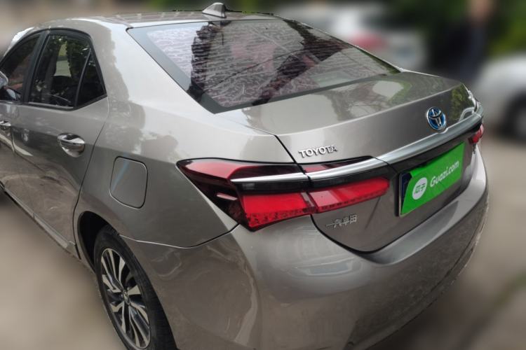 Used Toyota Corolla 2018 Dual-Engine 1.8L E-CVT Smart Edition
