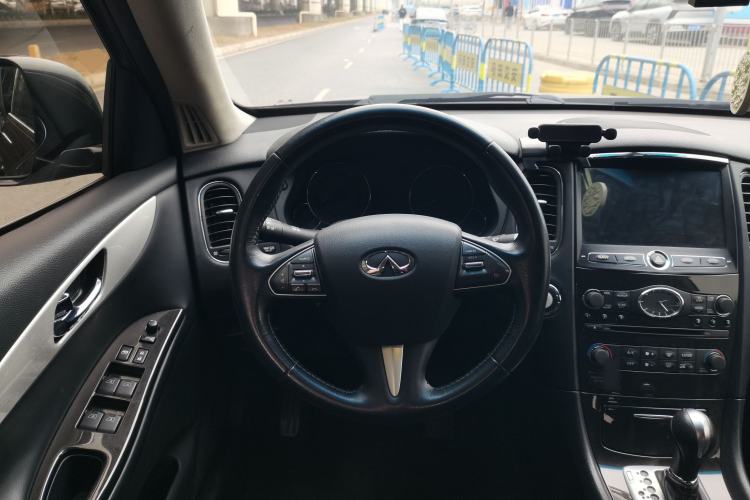 Used Infiniti QX50 2015 2.5L Comfort Edition
