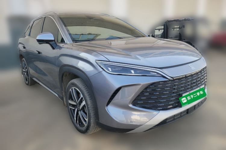 Used BYD Song L DM-i 2024 112 km Beyond Edition Front Right 45 Deg