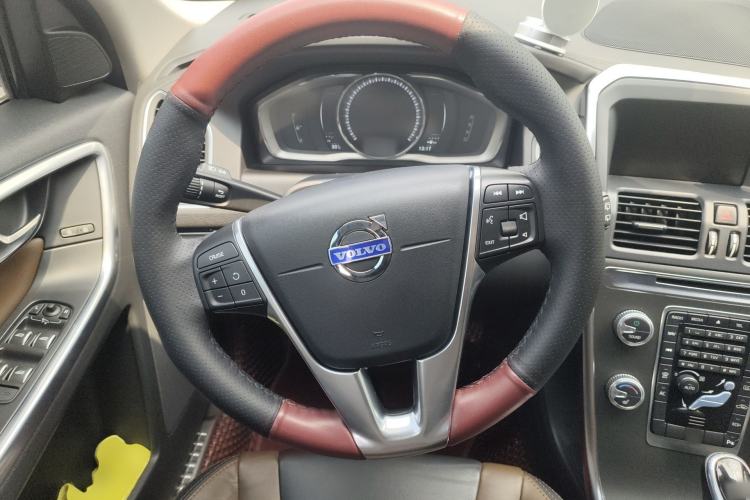 Used Volvo XC60 2015 T5 Smart Upgrade Model Steering Wheel