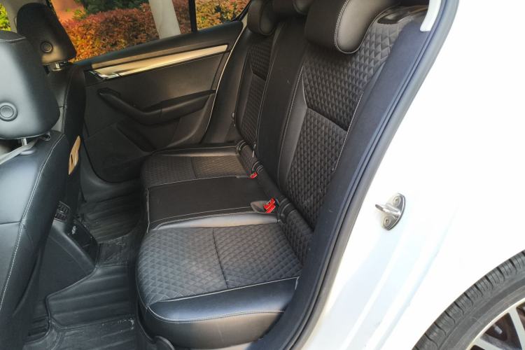 Used Skoda Octavia 2019 1.5L Automatic Smart Drive Luxury Edition China V Standard Left Rear Seat