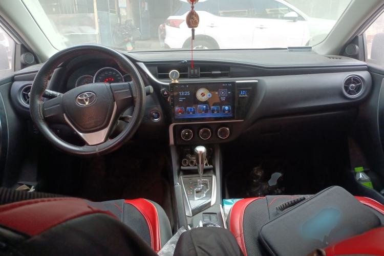 Used Toyota Corolla 2018 1.2T S-CVT GL Smart Enjoyment Version Center Console