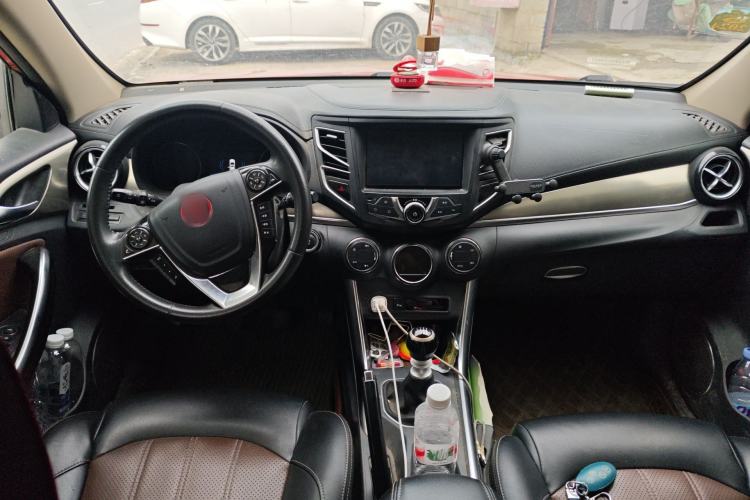 Used BYD Song 2017 Gaishi Upgrade Edition 1.5TI Manual Elite Model
