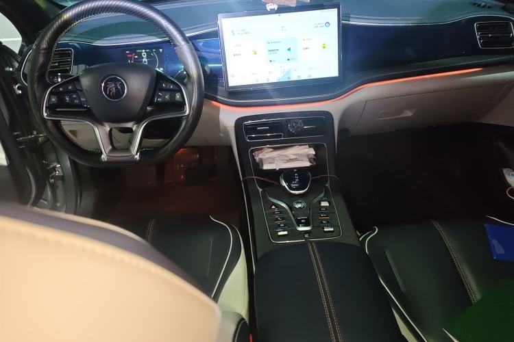 Used BYD Qin PLUS 2021 DM-i 120KM Flagship Model
