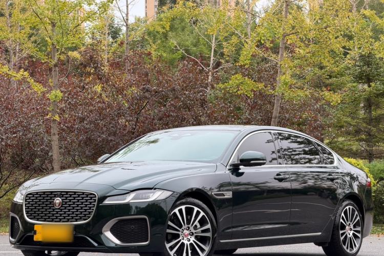Used Jaguar XFL 2025 Model—2.0T P250, Two-Wheel Drive, Premium Luxury Edition