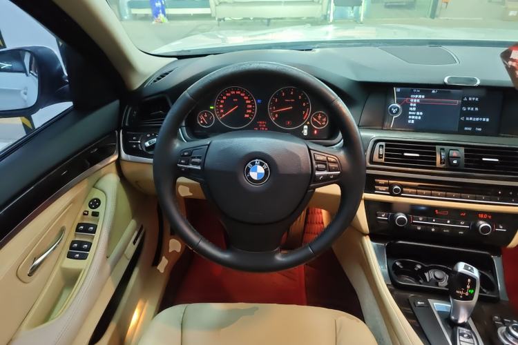 Used BMW 5 Series 2011 523Li Luxury Model Steering Wheel