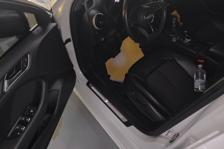 Used Audi A3 2020 Limousine 35 TFSI Fashion Edition China VI Emission Standard Driver Seat