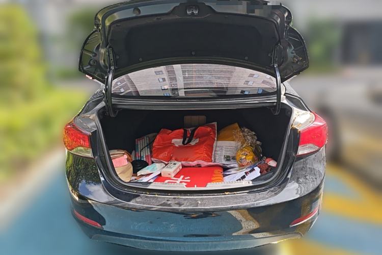 Used Hyundai Elantra (5th Generation / Langdong) 2016 1.6L Manual Luxury Model Trunk