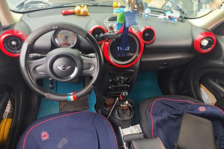 Used MINI Countryman 2016 1.6T COOPER ALL4 Fun Equipment Enthusiast Center Console