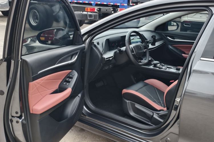 Used CHANGAN Eado 2022 PLUS Blue Whale NE 1.4T GDI DCT Prestige Edition Interior 2