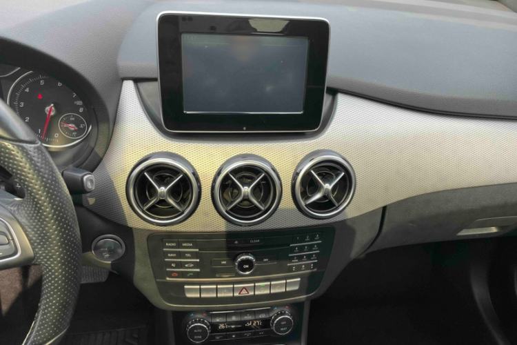 Used Mercedes-Benz B-Class 2015 B 200 Fashion Model