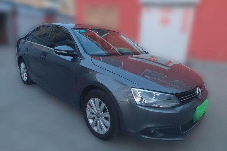 Used Volkswagen Sagitar 2014 1.4TSI Automatic Luxury Model Front Right 45 Deg