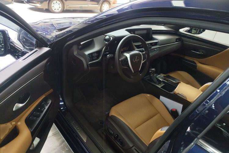 Used Lexus ES 2020 200 Excellence Edition Driver Seat