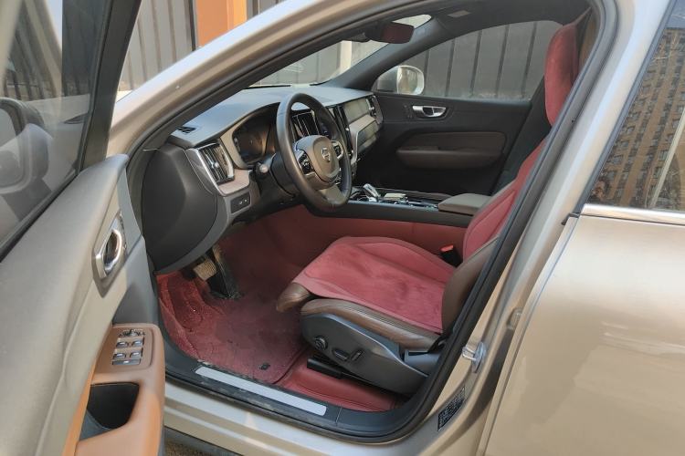 Used Volvo XC60 New Energy 2024 T8 Plug-in Hybrid Long-Range All-Wheel Drive Smart Luxury Edition