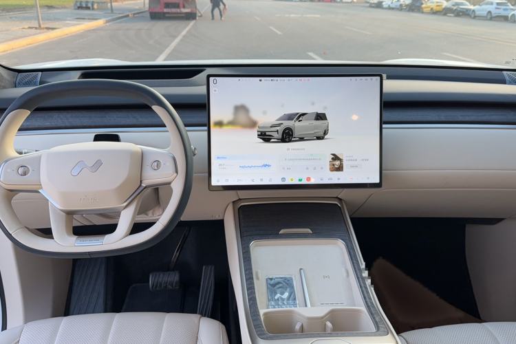 Used ONVO Luxeed L90 2025 Model—Max Six-Seater Version