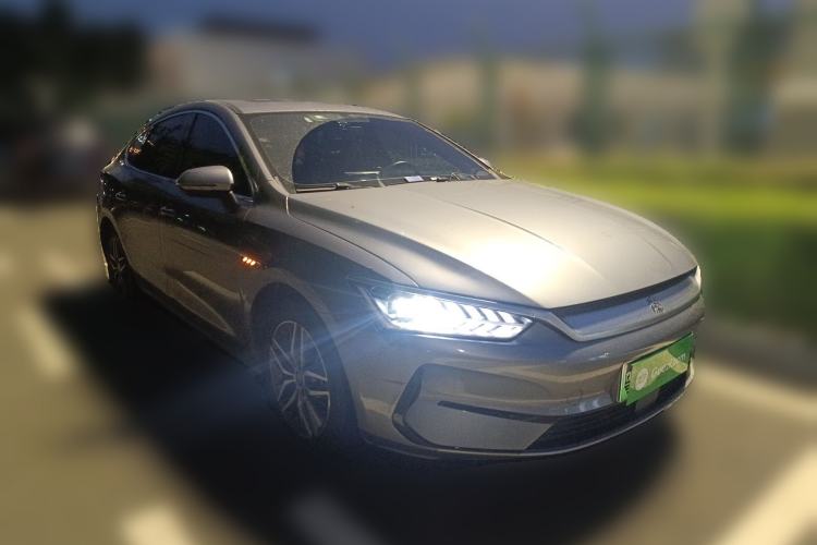 Used BYD Qin PLUS 2021 EV 500KM Luxury Model Front Right 45 Deg