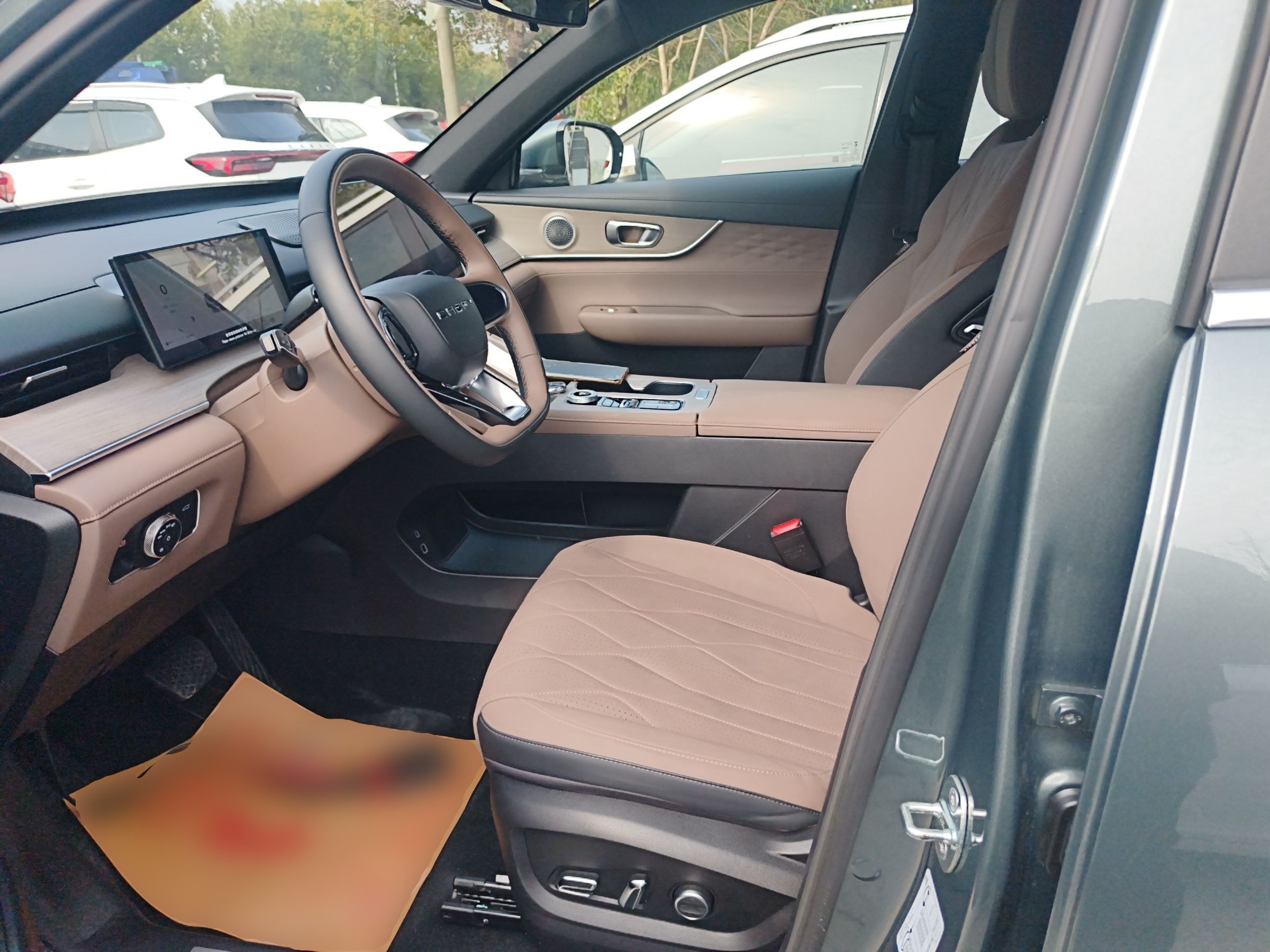 المقاعد الأمامية داخل السيارة