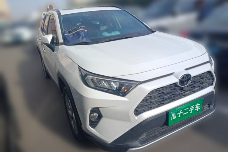 Used Toyota RAV4 2021 2.0L CVT Two-Wheel Drive Fashion PLUS Edition Front Right 45 Deg