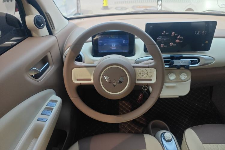 Used Wuling Hongguang MINIEV 2025 Four-Door Version Advanced Edition Steering Wheel