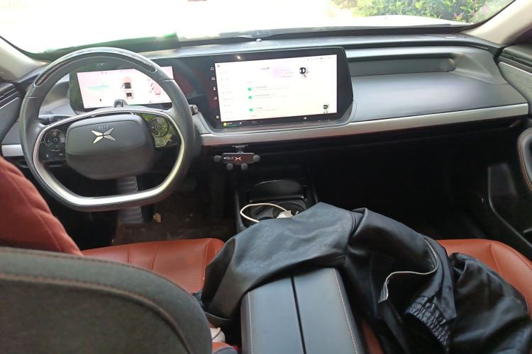 Used XPeng P7 2020 Rear-Drive Long-Range Smart Drive Version Center Console