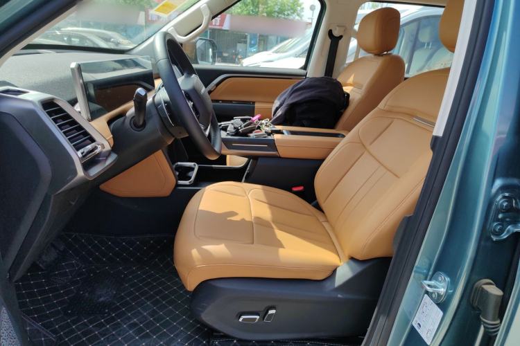 Used SAIC MAXUS Xingji X 2025 2.5T Luxury Edition Left Front Seat