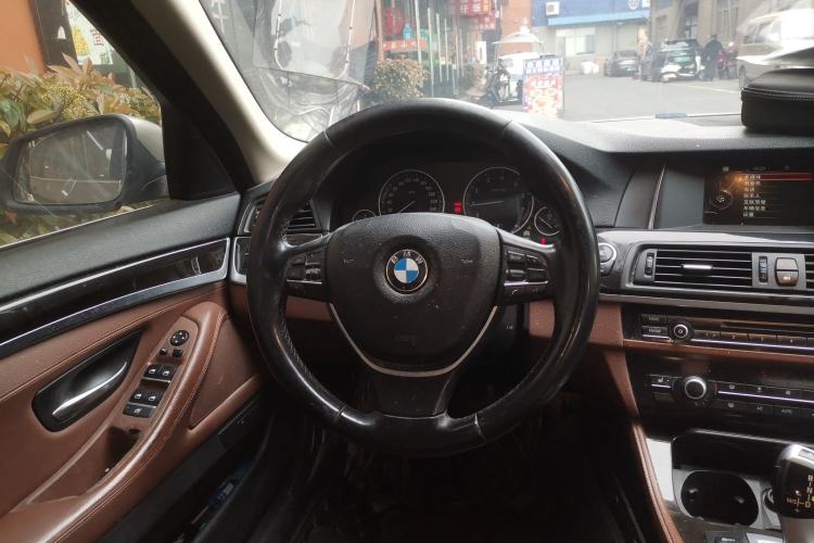 Used BMW 5 Series 2017 525Li Leading Model Steering Wheel