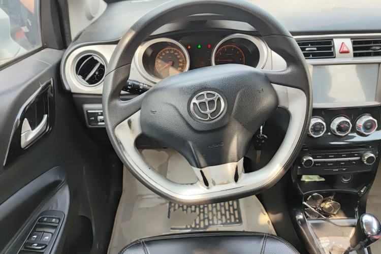 Used Brilliance H230 2012 1.5L AMT Sunroof Version
