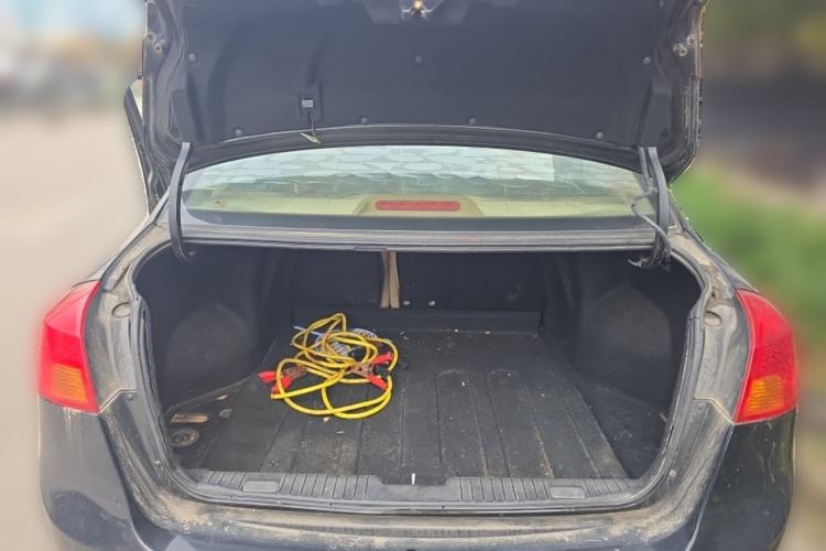 Used Buick Excelle 2011 1.6 LE-AT Trunk