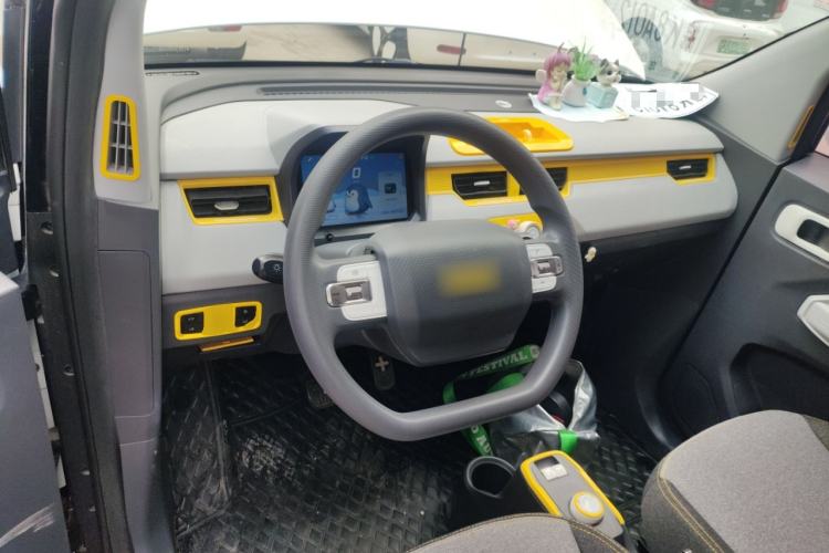 Used Chery QQ Ice Cream 2022 170km Sundae Phosphate Lithium-Ion Steering Wheel