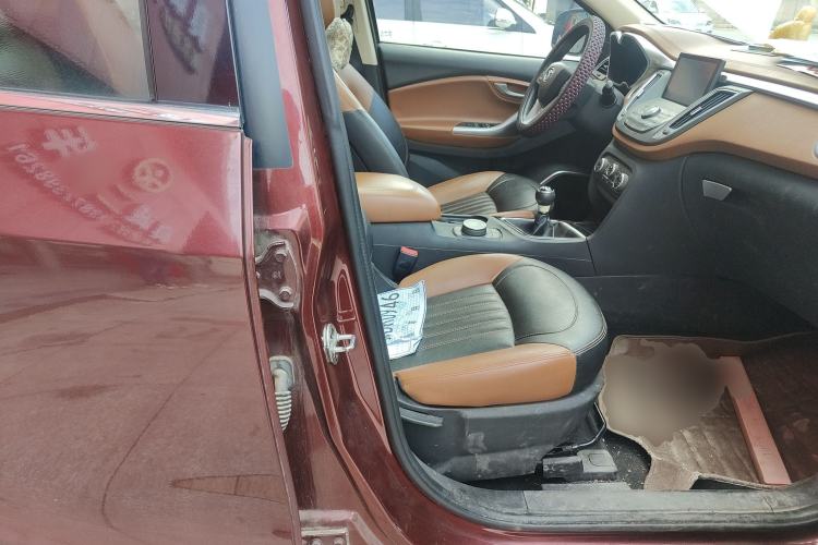 Used Soueast DX7 2016 1.5T Manual Triumph Edition
