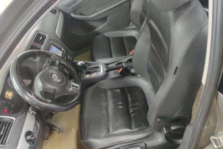 Used Volkswagen Sagitar 2012 1.6L Automatic Comfort Edition Left Front Seat