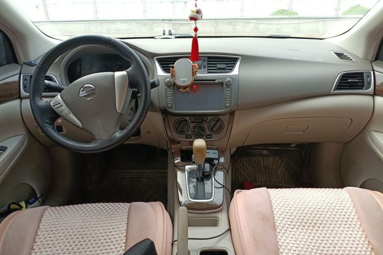 Used Nissan Sylphy 2012 1.6 XL CVT Luxury Edition Center Console
