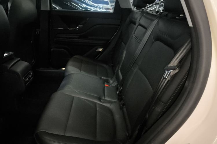 Used Lincoln Corsair 2022 2.0T Two-Wheel Drive Deluxe Edition Left Rear Seat