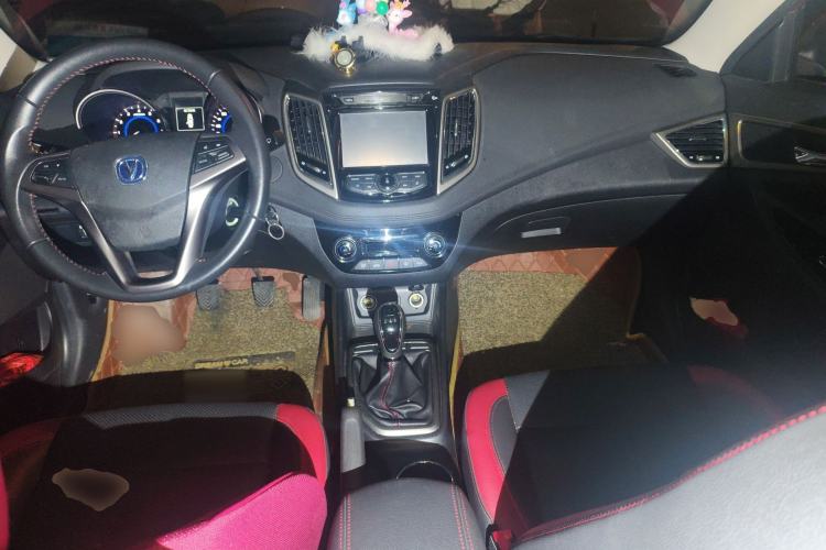 Used CHANGAN Eado 2016 1.6L Manual CarHome Custom Edition China IV Standard Center Console