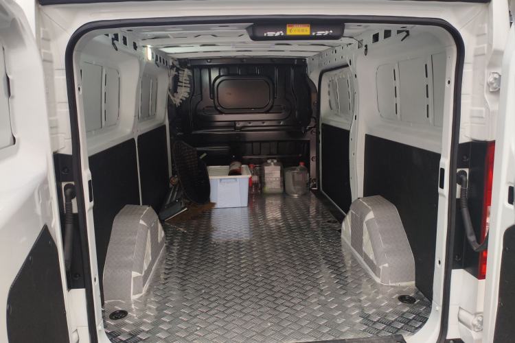 Used CHANGAN KUAYUE Starlight EV 2025 Model 3-Passenger Van, 350 km, Luxury Edition Trunk