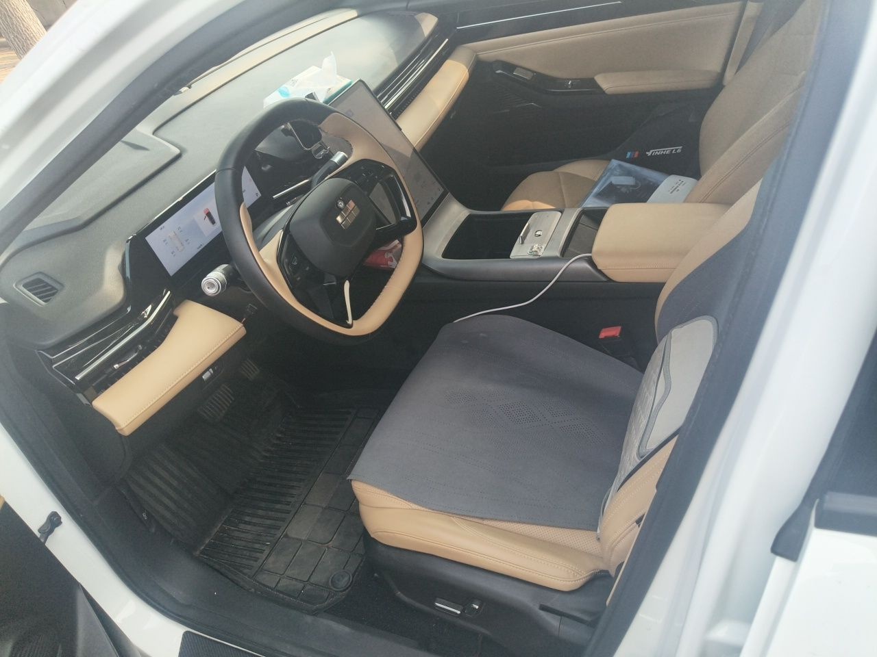 Geely Galaxy L6 2023 125km PLUS — снимка 14