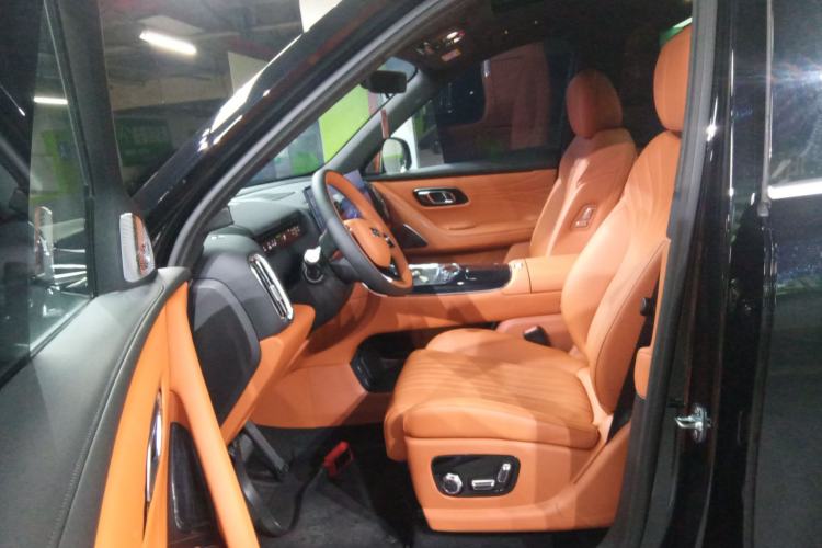 Used Geely Galaxy M9 2025 Model 230km Two-Wheel-Drive Exploration Edition Left Front Seat