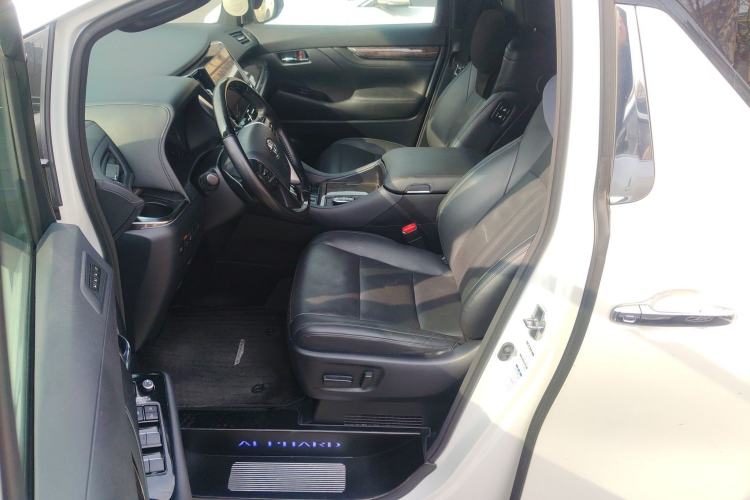 Used Toyota Alphard 2021 Dual-Engine 2.5L Prestige Edition
