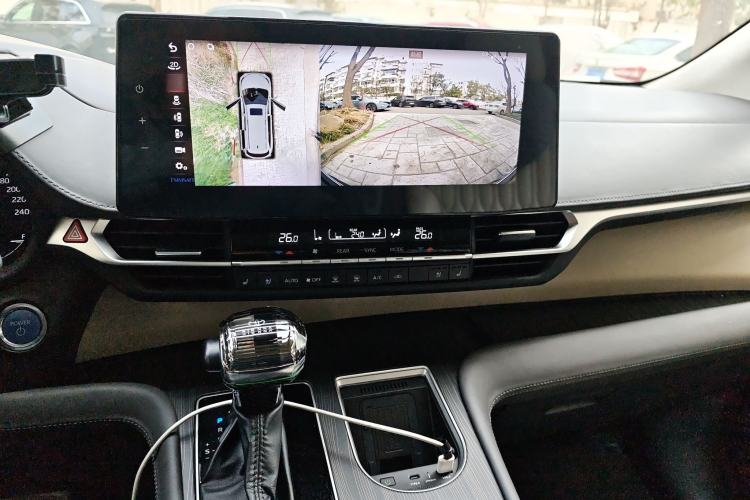 Used Toyota SIENNA 2024 2.5L Hybrid Comfort Edition Audio And AC Panel