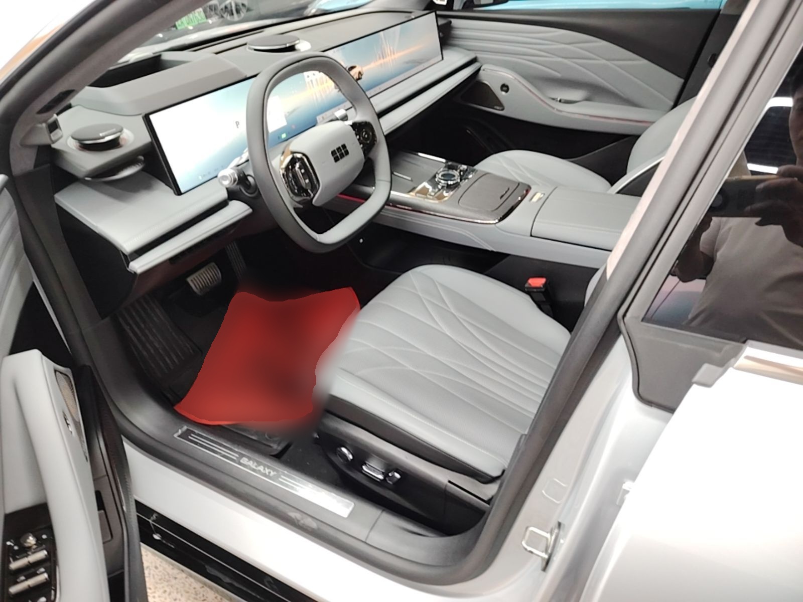 Geely Galaxy E8 2025 700 km Long-Range Intelligent Driving Version — снимка 17