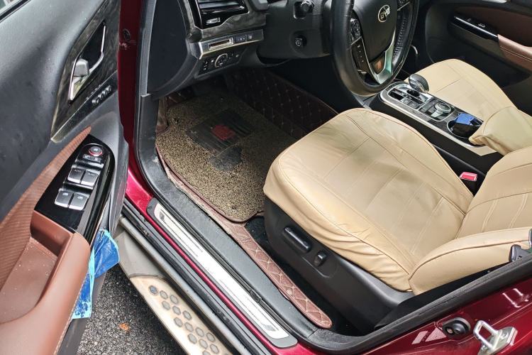 Used BYD Tang New Energy 2015 2.0T Four-Wheel-Drive Flagship Model
