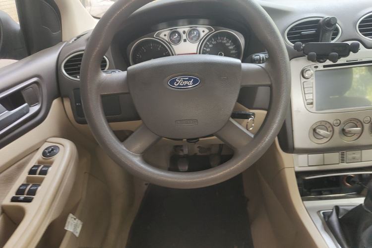 Used Ford Focus 2013 Sedan Classic 1.8L Manual Base Model