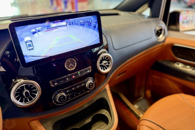 Used Mercedes-Benz Vito 2021 2.0T Business Version 7 Seats Interior 10