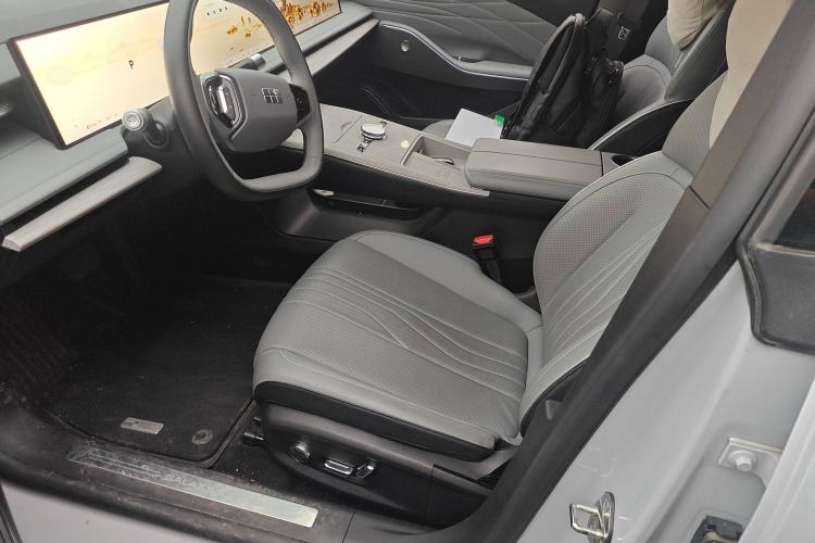 Used Geely Galaxy E8 2024 665 km Range Rear-Drive Starship Long-Range Version
