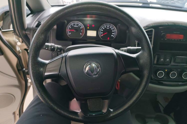 Used FORTHING Lingzhi 2018 M3L 1.6L 7-Seater Comfort Model Steering Wheel