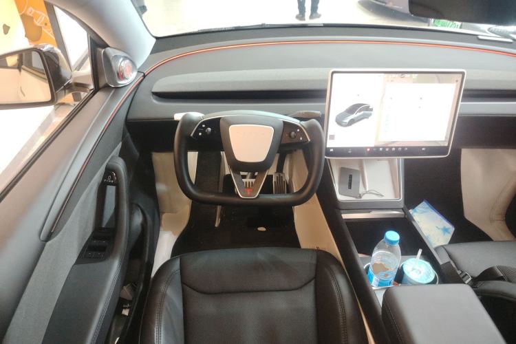 Used Tesla Model Y 2025 Rear-Wheel-Drive Version Steering Wheel
