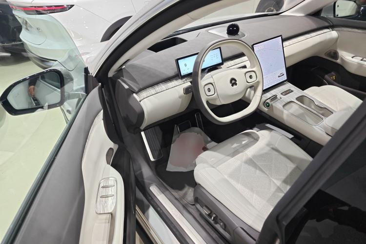 Used Nio ET7 2024 75 kWh Executive Signature Edition
